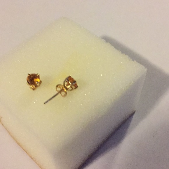 14K YG Round Genuine Citrine Earrings - Picture 2 of 2